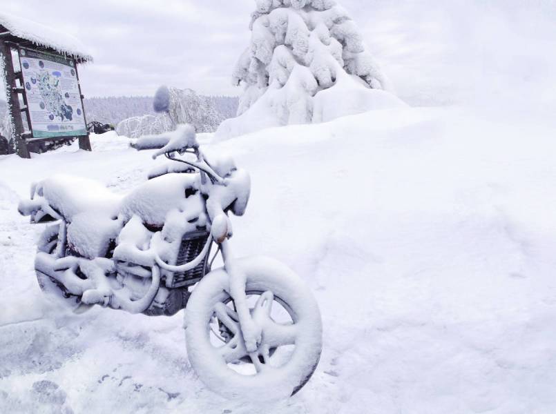 Sprzedaż motocykla zimą to nielada wyzwanie