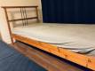Sprzedam 2 łóżka pojedyncze drewniane z materacami – 90x200 cm