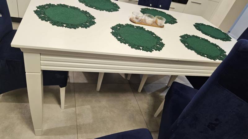 Komplet stół + krzesła