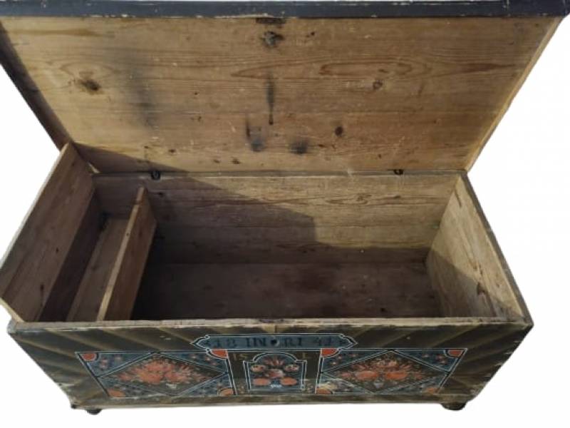 Skrzynia ludowa ręcznie malowana – 1844 rok