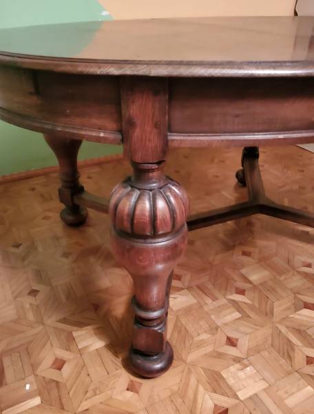 Solidny stół debowy z 6 krzesłami