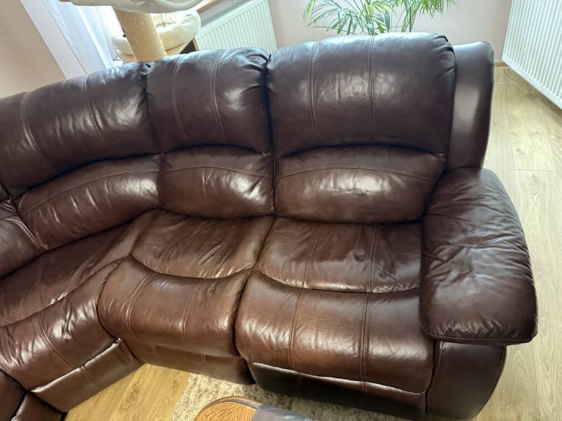 Sprzedam kanapę skórzaną wraz z fotelem