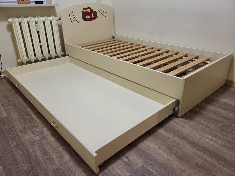 Sprzedam meble domowe z serii Meblik Formuła Red