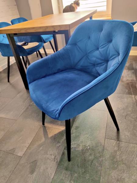 Sprzedam 6 krzeseł w idealnym stanie