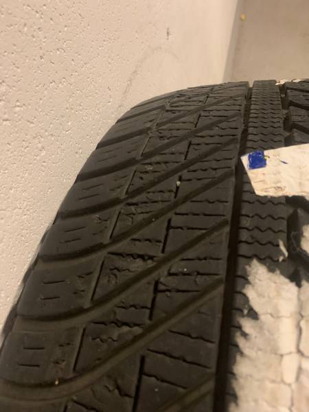 Dwie Opony Goodyear Vector 4 Seasons, wielosezonowe