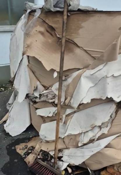 Sprzedam zniszczony papier przemysłowy w rolach