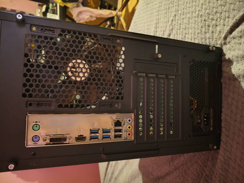 Komputer stacjonarny 