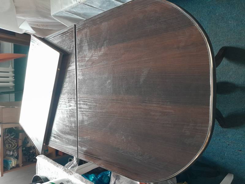 Sprzedam dwa różne stoły obiadowe, duże