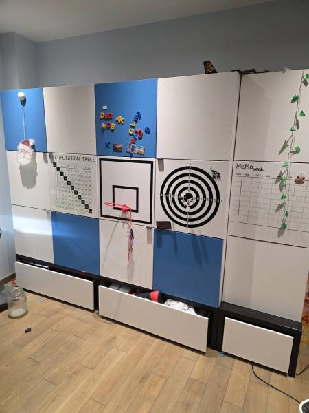 Zestaw mebli młodzieżowych (szafy, szuflady, dodatki)