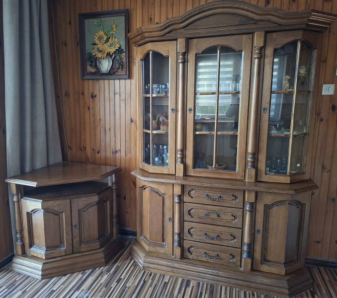 Sprzedam dębowe meble do salonu