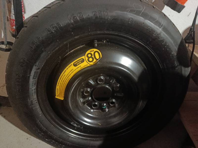 Sprzedam oponę dojazdową 