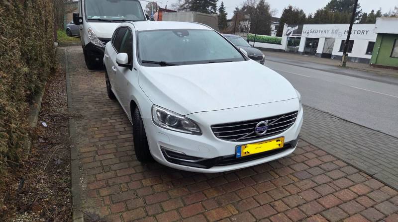 Sprzedam auto za gotówkę Volvo V60 2016 r. Kombi