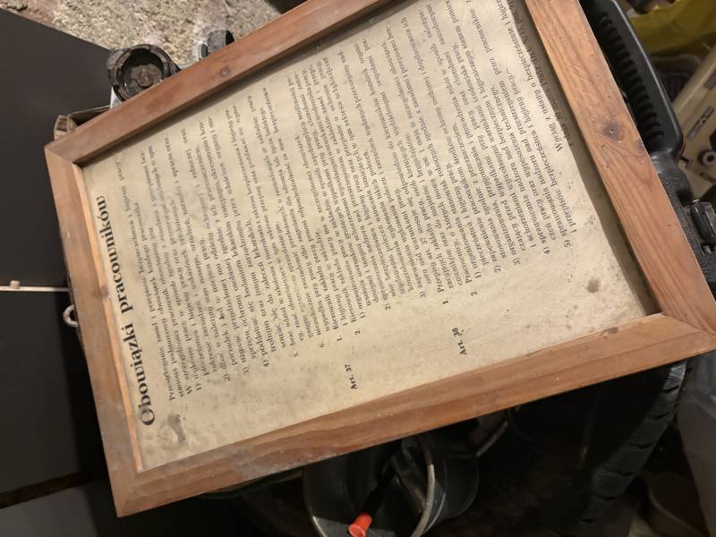 Sprzedam wysokościomierz 80r oraz Obowiązki pracownicze 