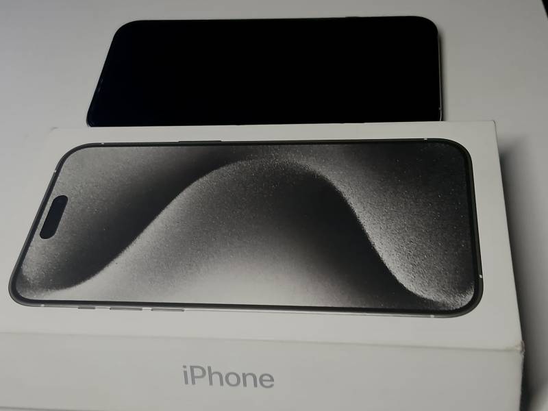 Sprzedam iPhone 15 pro max 256gb 