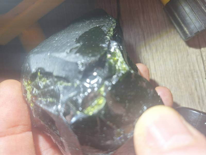 Sprzedam kamień szlachetny serendebite żółtu