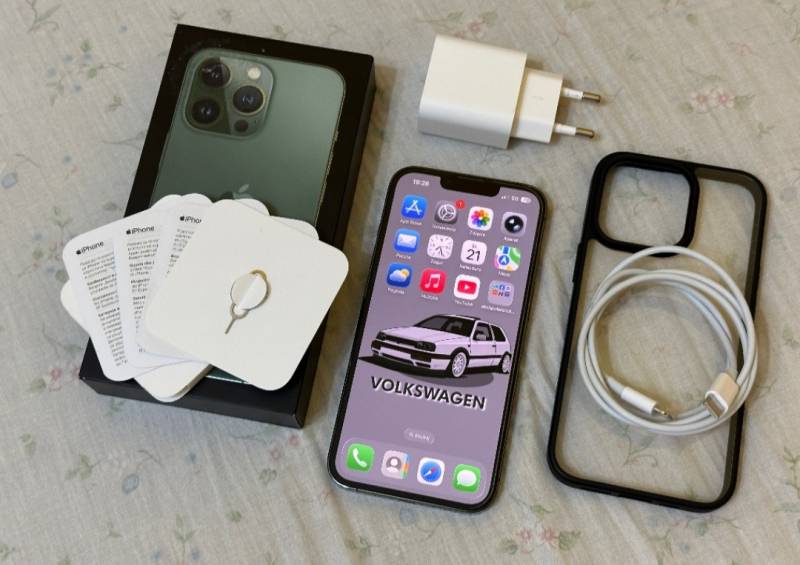 Sprzedam iPhone 13 po 