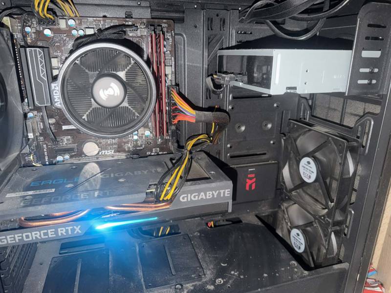 komputer stacjonarny 