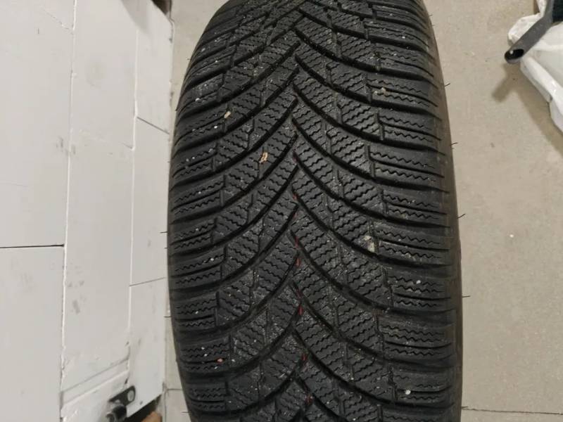Sprzedam opony zimowe Firestone Winter 215/50 R18 92V