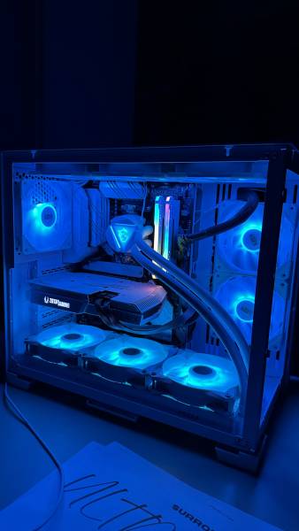 Sprzedam komputer gamingowy premium biały rgb