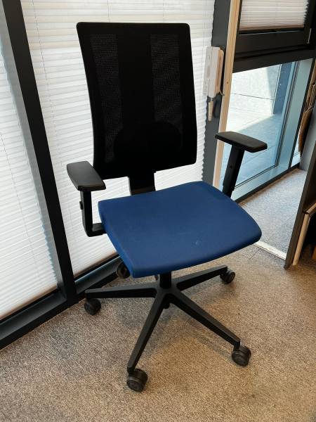 Meble na sprzedaż 45 szt.