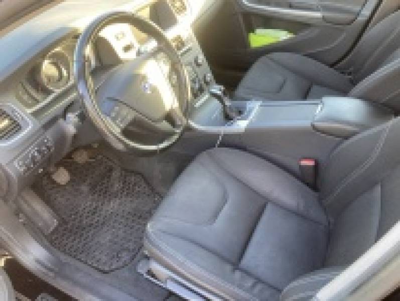 Sprzedam auto za gotówkę Volvo V60  2015  r. Kombi Diesel