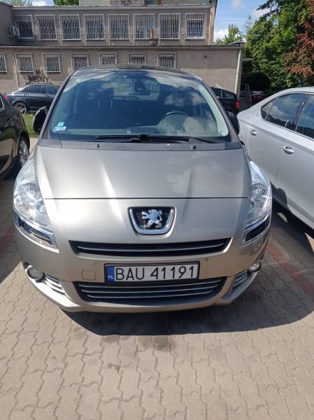 Sprzedam auto za gotówkę Peugeot 5008  2010  r. Van Diesel