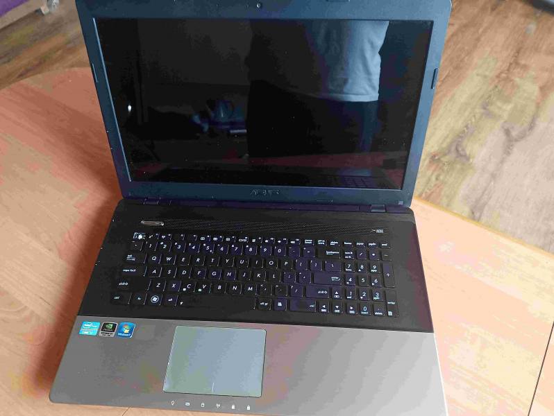 Do sprzedania na części: Laptop Asus r700vm-ty069v