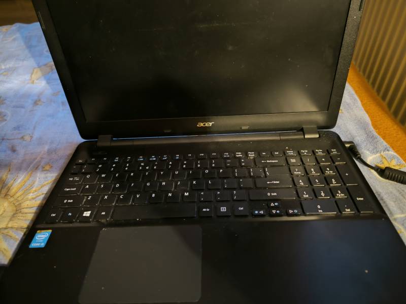 Sprzedam laptop asusa